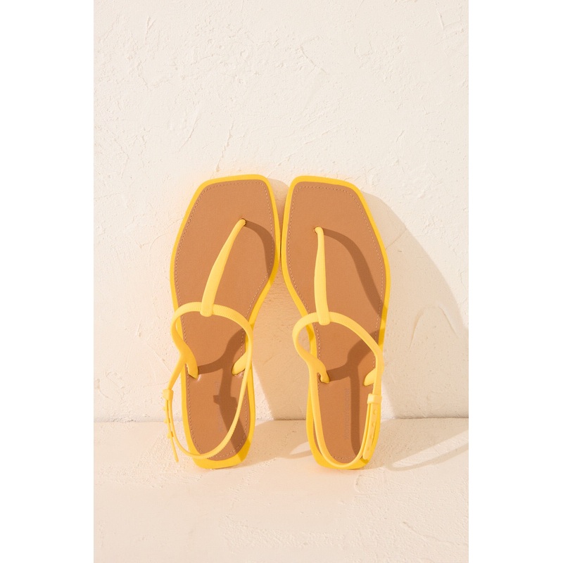 Square Toe Interlocking Flip Flops