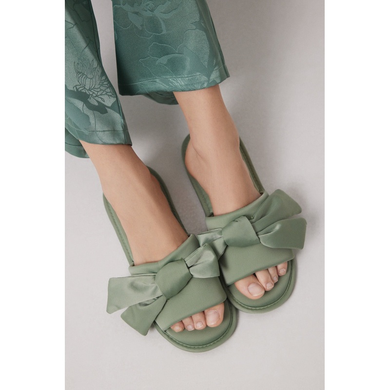 Green Bow Or Tie Bow House Slippers